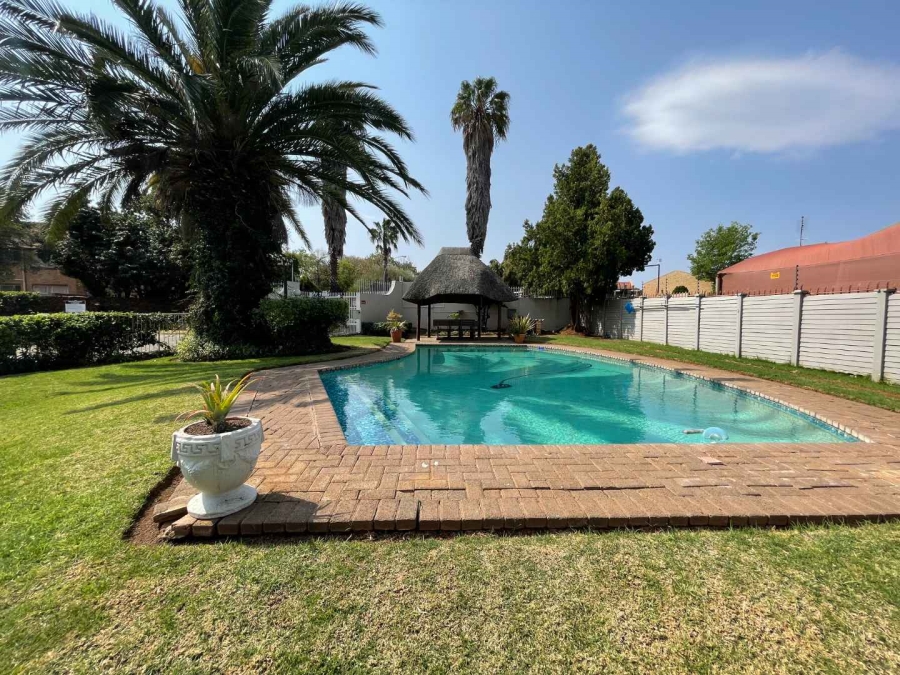 2 Bedroom Property for Sale in Langenhovenpark Free State